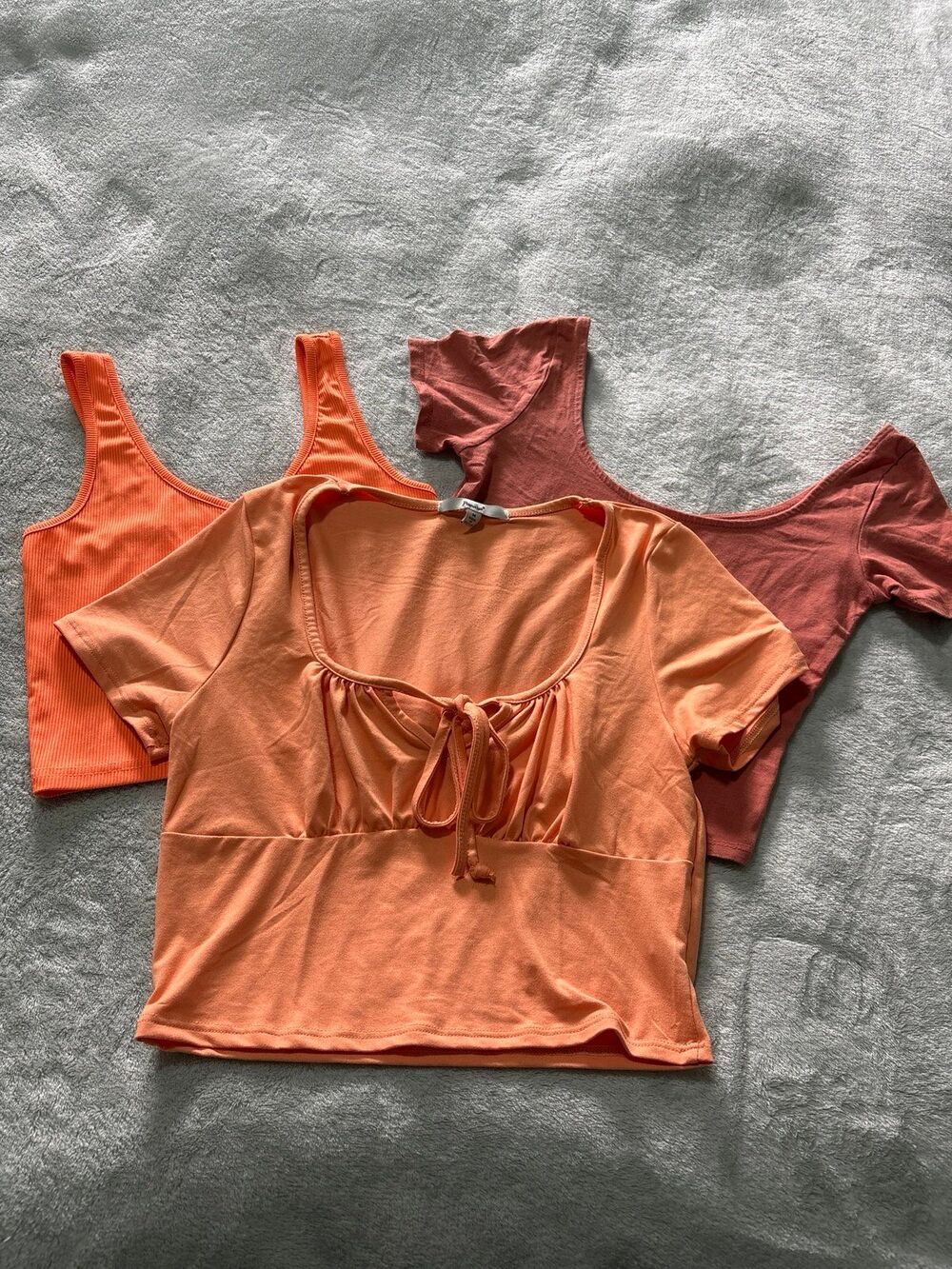 Womens juniors crop top tshirt lot set of 3 orange vneck scoop neck spring girly